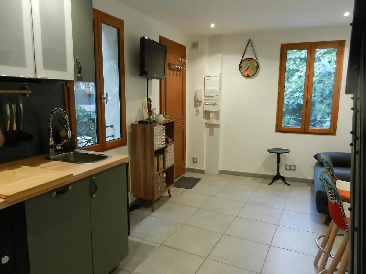La Petite Maison Ceyreste 0*,